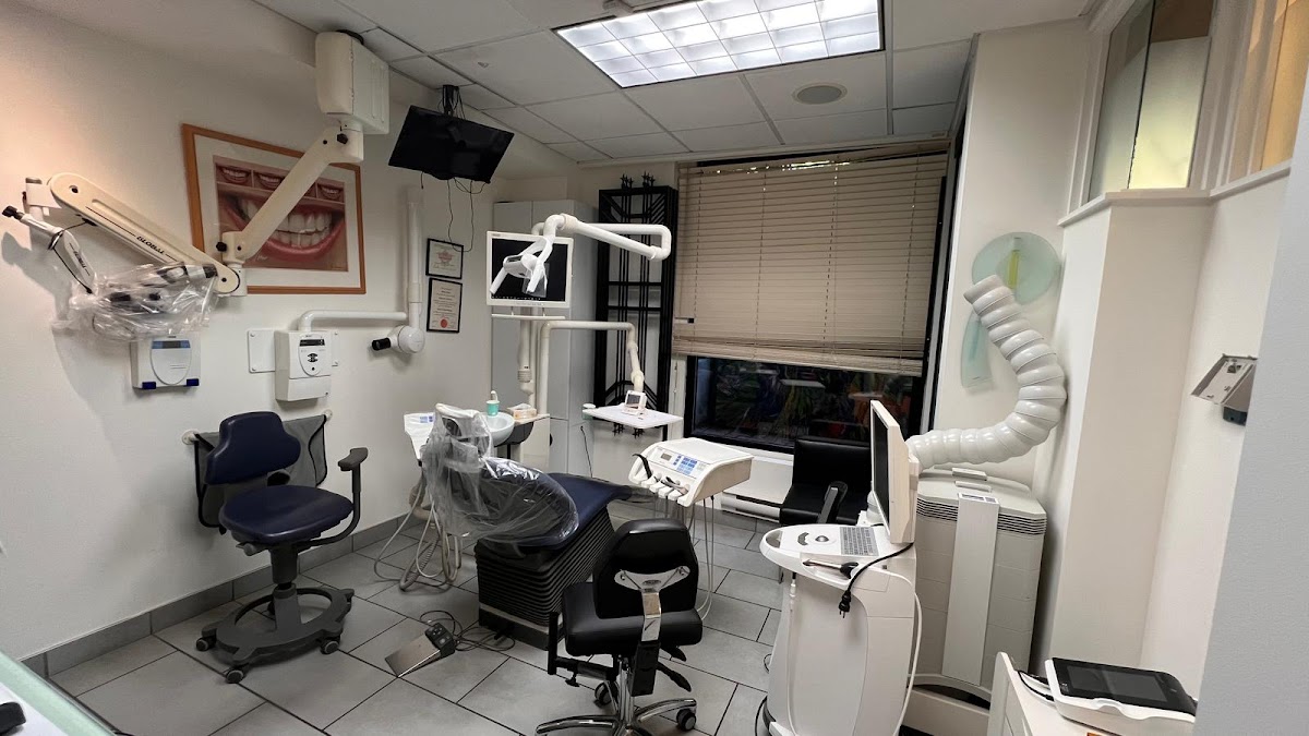 Westcoast Smile Dental dental clinic in Vancouver - Photo 2