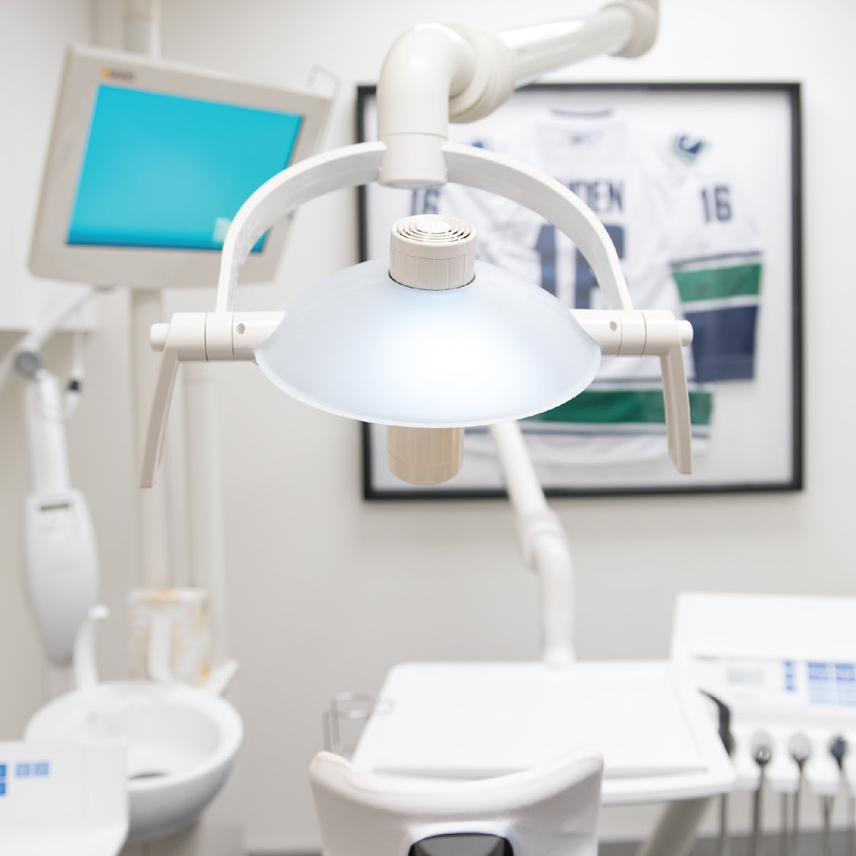 Westcoast Smile Dental dental clinic in Vancouver - Photo 3