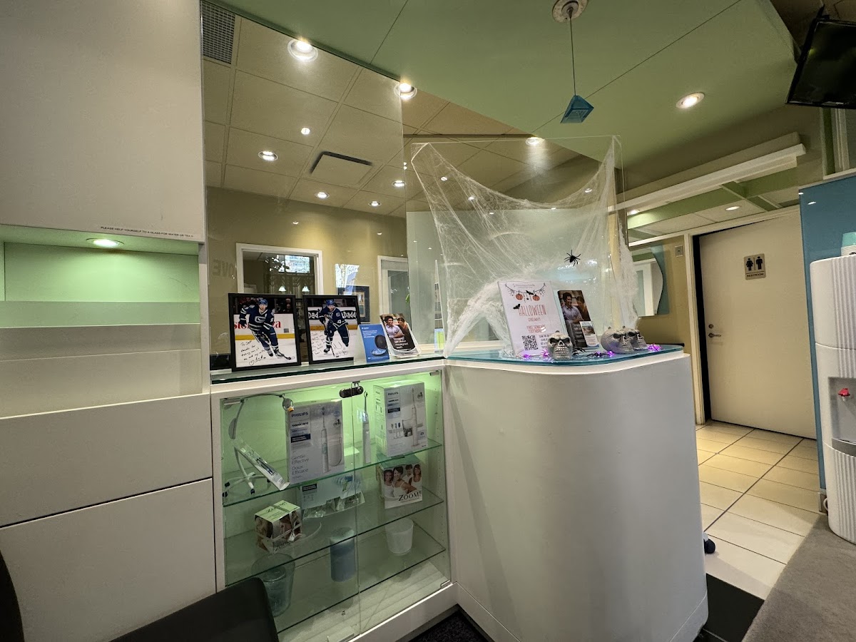 Westcoast Smile Dental dental clinic in Vancouver - Photo 7