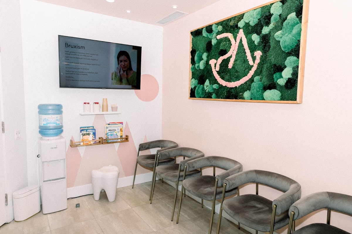 Metrotown Family Dentistry Burnaby dental clinic in Burnaby - Photo 1
