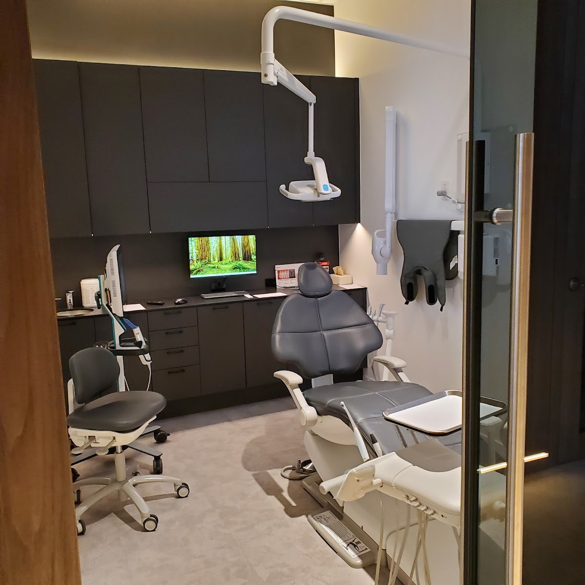 Axiom Dental dental clinic in North Vancouver - Photo 6