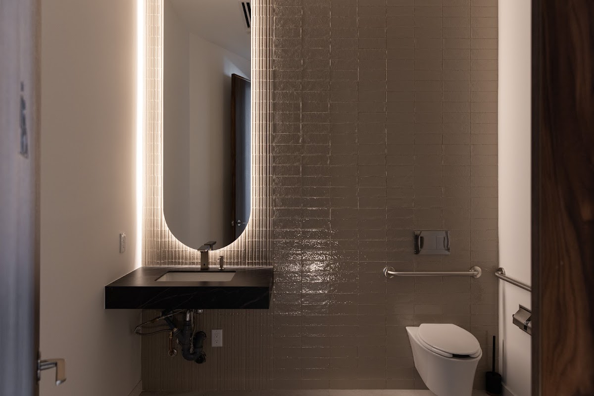 Axiom Dental dental clinic in North Vancouver - Photo 8