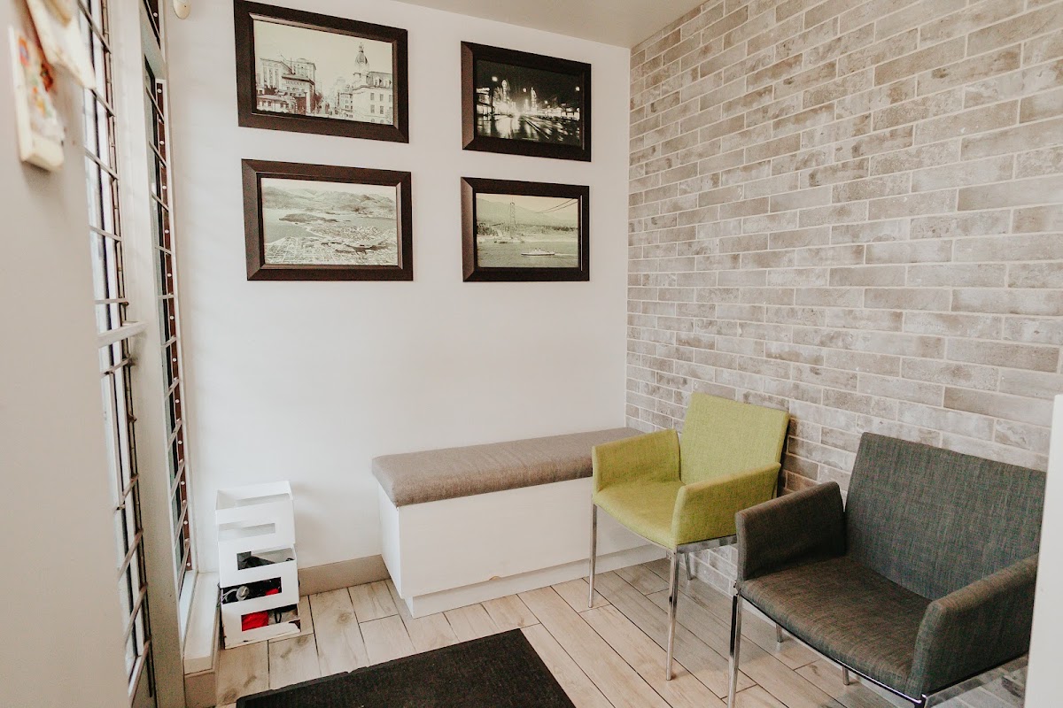 Eagle Creek Dental dental clinic in Burnaby - Photo 5