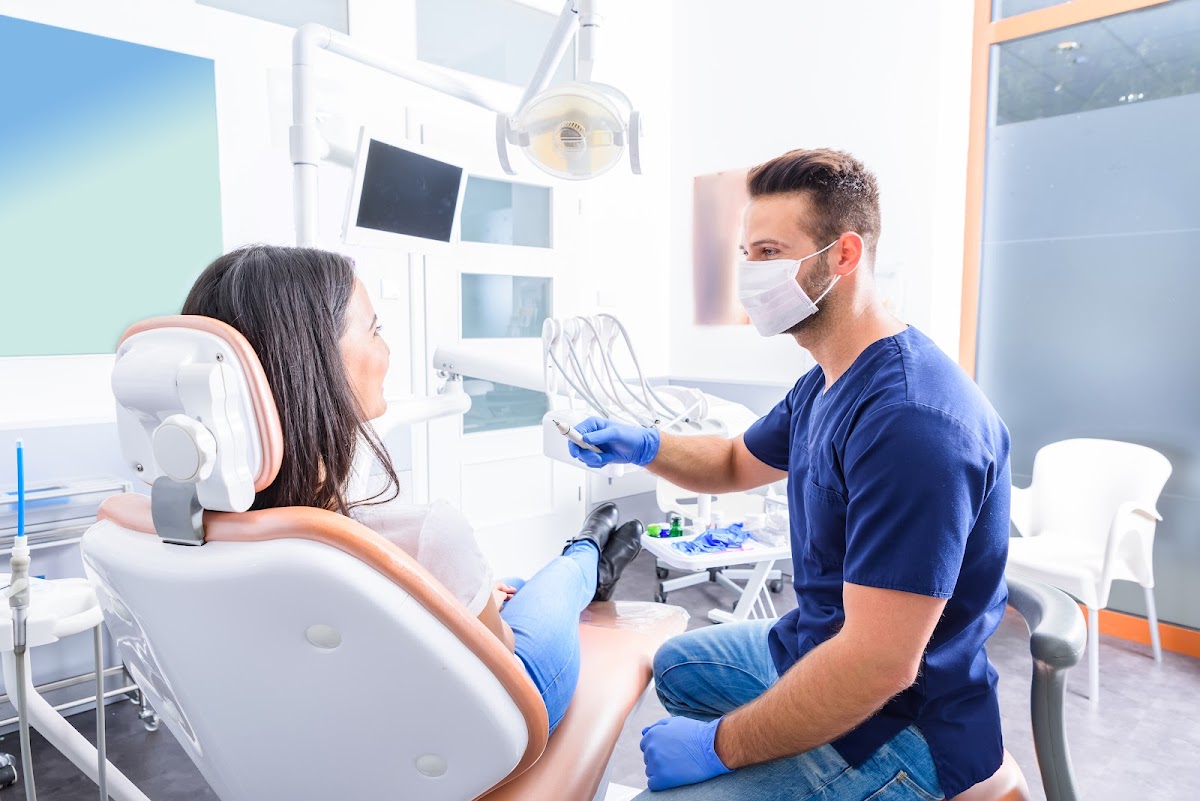 Dentist On Kingsway dental clinic in Vancouver - Photo 7