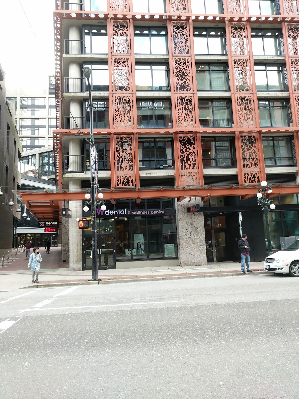 W Dental dental clinic in Vancouver - Photo 6