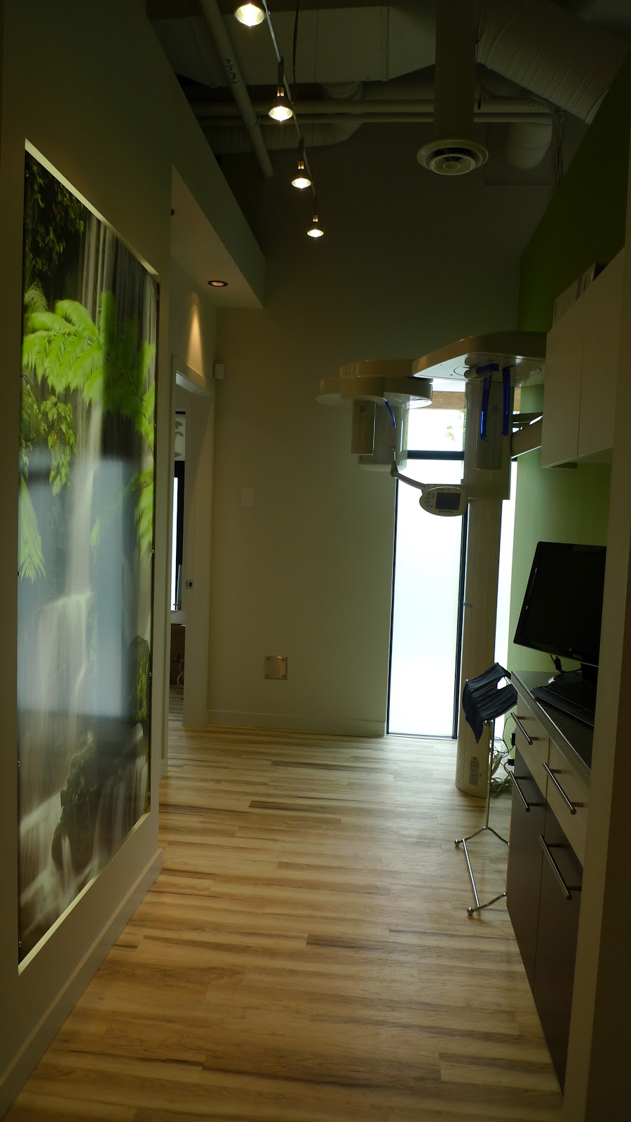 Chompers Family Dental dental clinic in Richmond - Photo 2