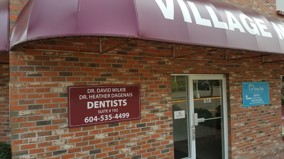 Pacific Family Dental - Drs. Heather Dagenais, David Wilkie, and Allizon Clark dental clinic in Surrey - Photo 4
