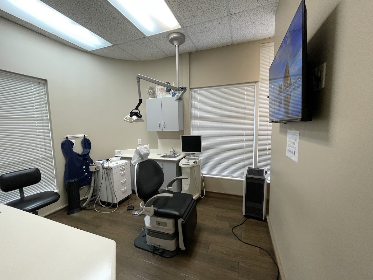 Pinewood Dental dental clinic in Delta - Photo 2