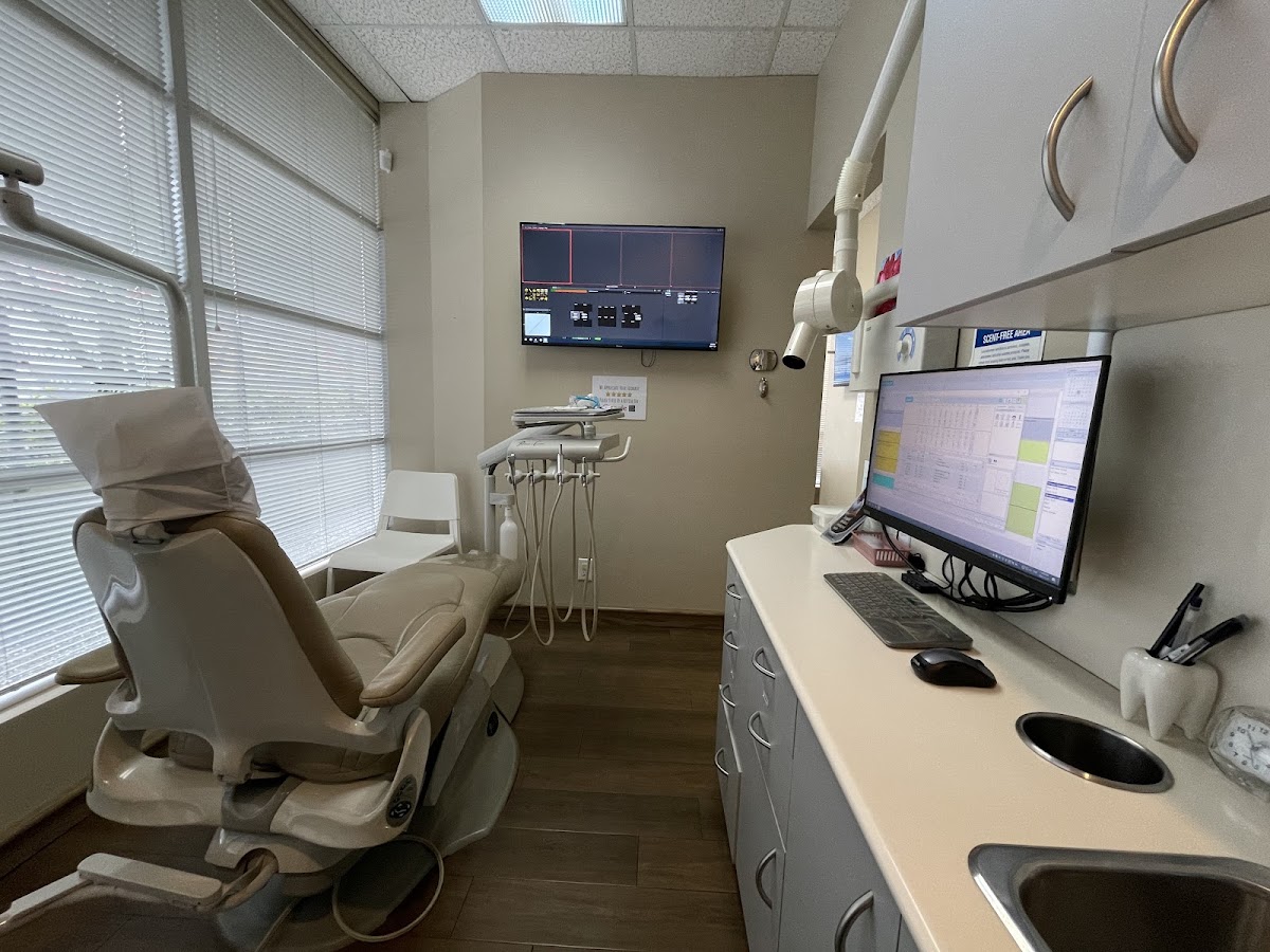 Pinewood Dental dental clinic in Delta - Photo 3