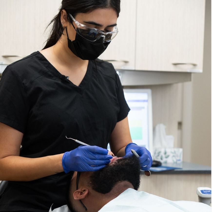Dental Zone dental clinic in Surrey - Photo 9