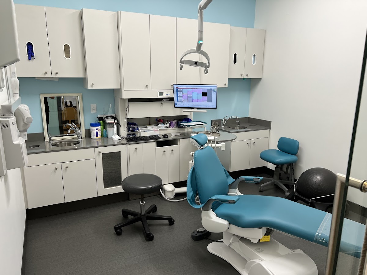 Viva Orthodontics - New Westminster dental clinic in New Westminster - Photo 2