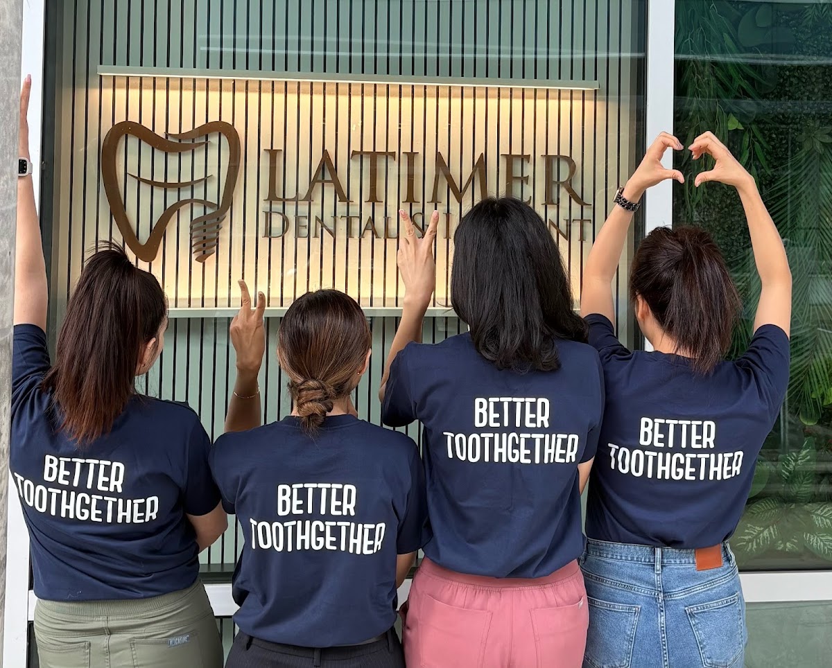 Latimer Dental & Implant dental clinic in Langley Township - Photo 10