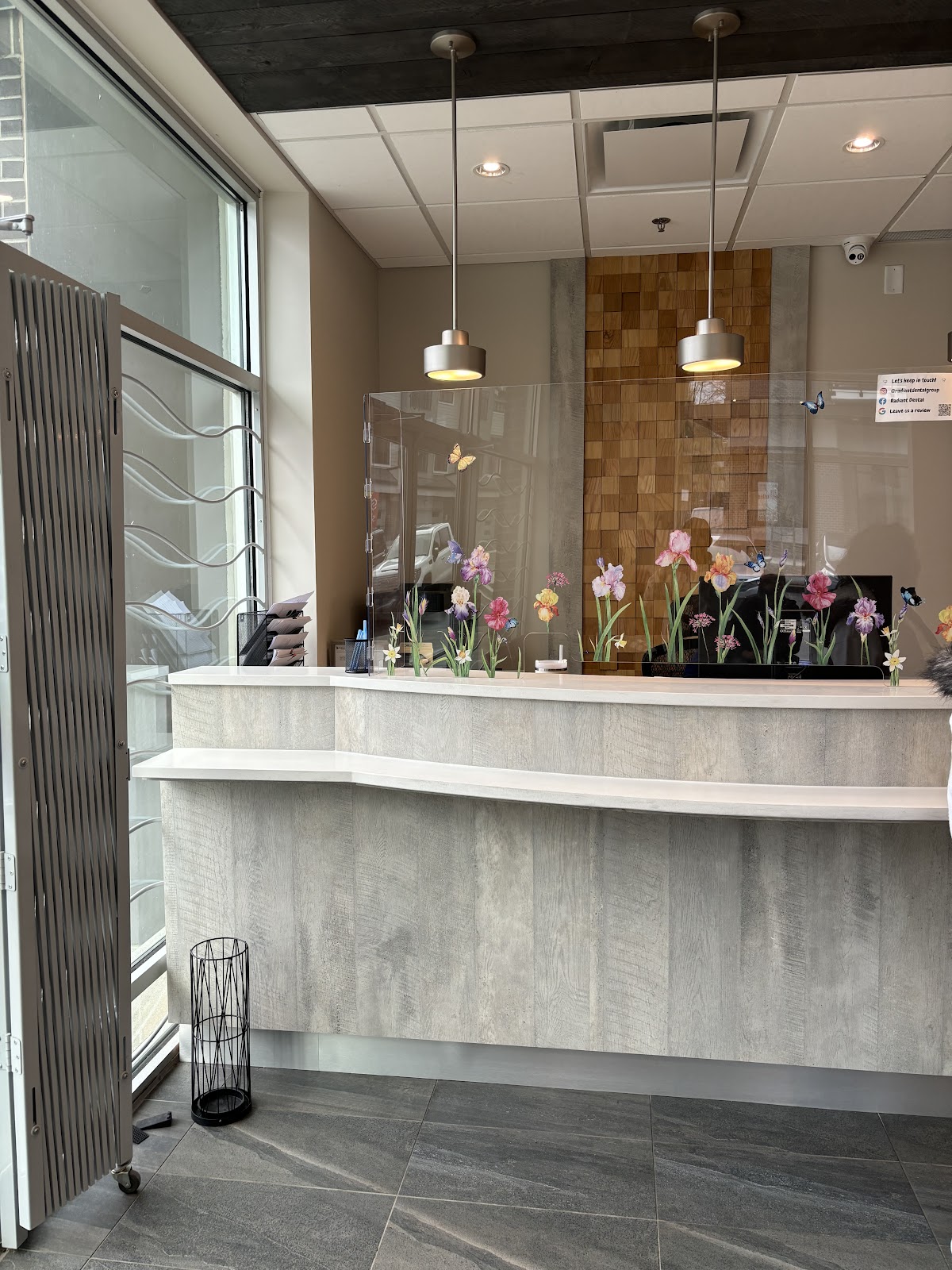 Radiant Dental - Panorama dental clinic in Surrey - Photo 2