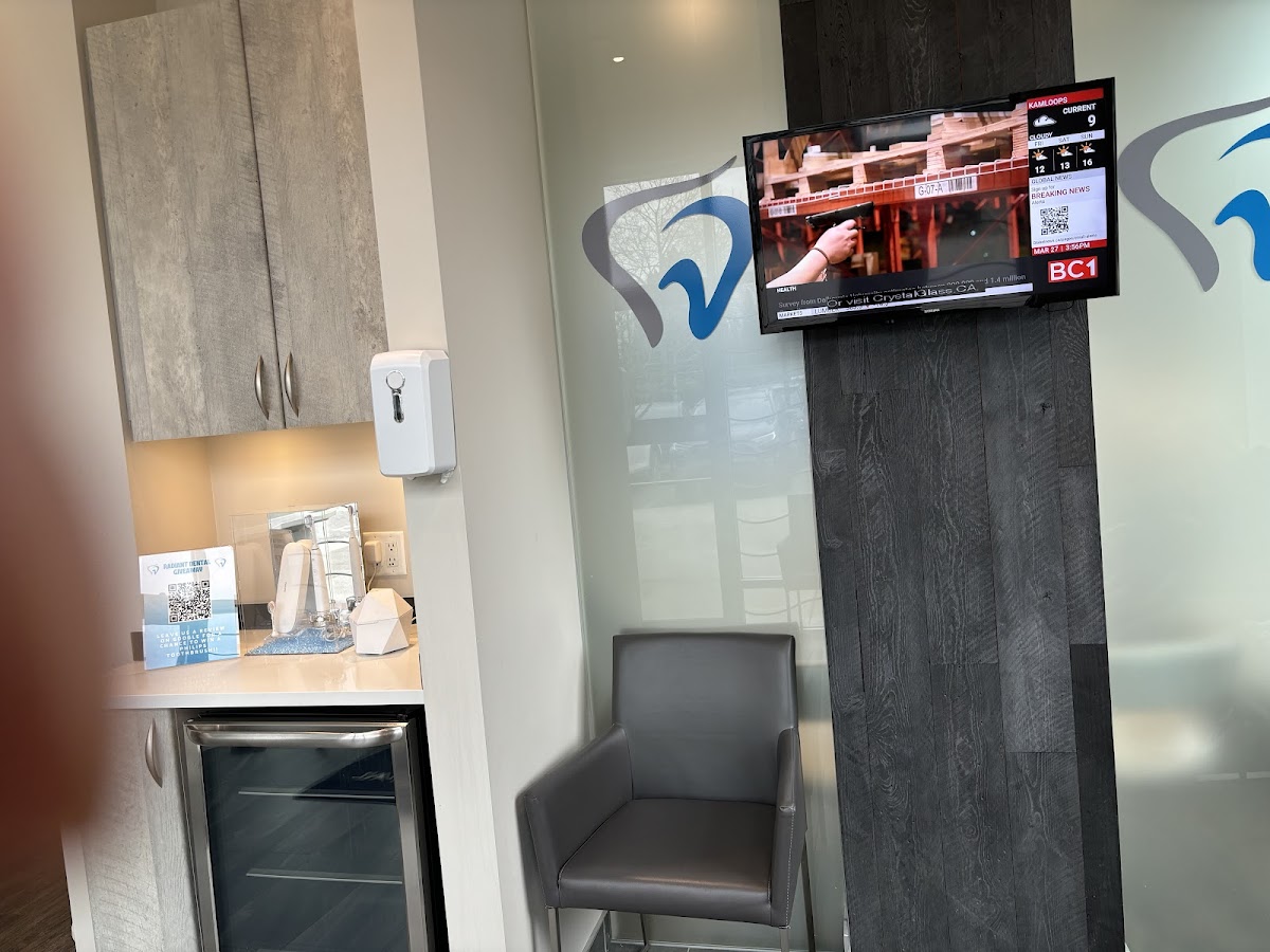 Radiant Dental - Panorama dental clinic in Surrey - Photo 4