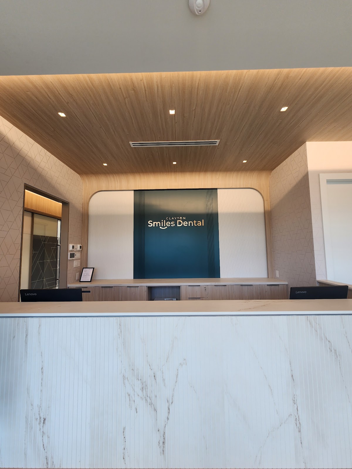Clayton Smiles Dental dental clinic in Surrey - Photo 6