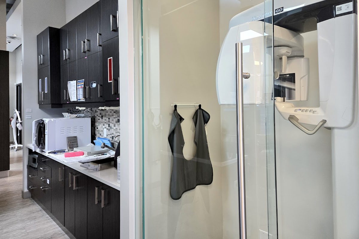 Central City Surrey Dentist dental clinic in Surrey - Photo 4