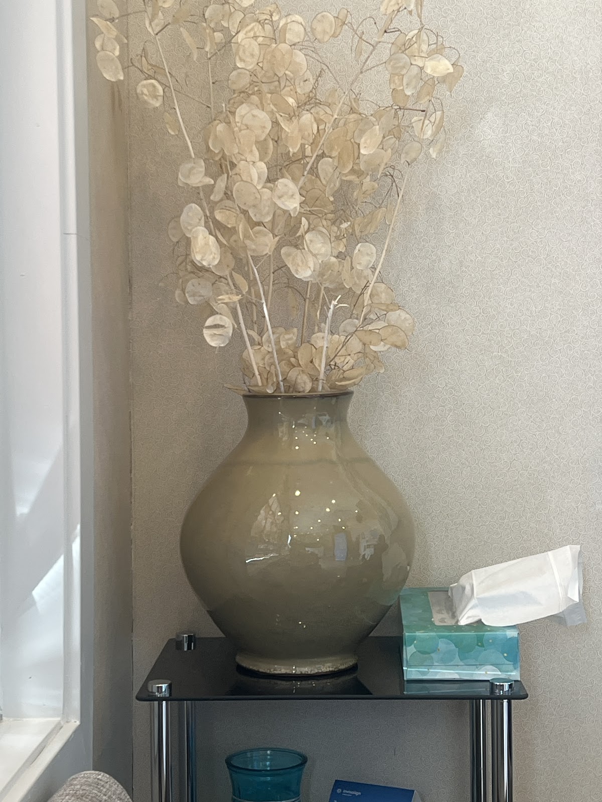 Derna Dental Clinic dental clinic in Surrey - Photo 7