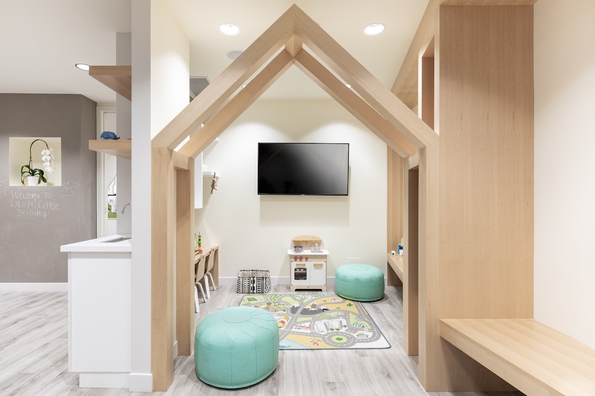 Lolo Pediatric Dentistry dental clinic in Vancouver - Photo 9