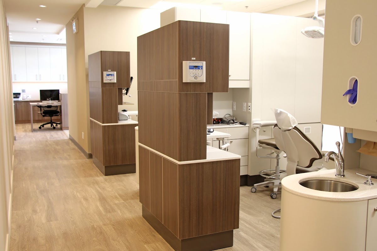 Lougheed Family Dental dental clinic in Coquitlam - Photo 3