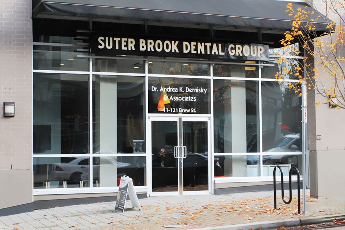 Suter Brook Dental Group dental clinic in Port Moody - Photo 1