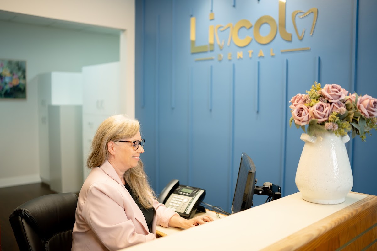 Lincoln Dental Center Coquitlam BC dental clinic in Coquitlam - Photo 2