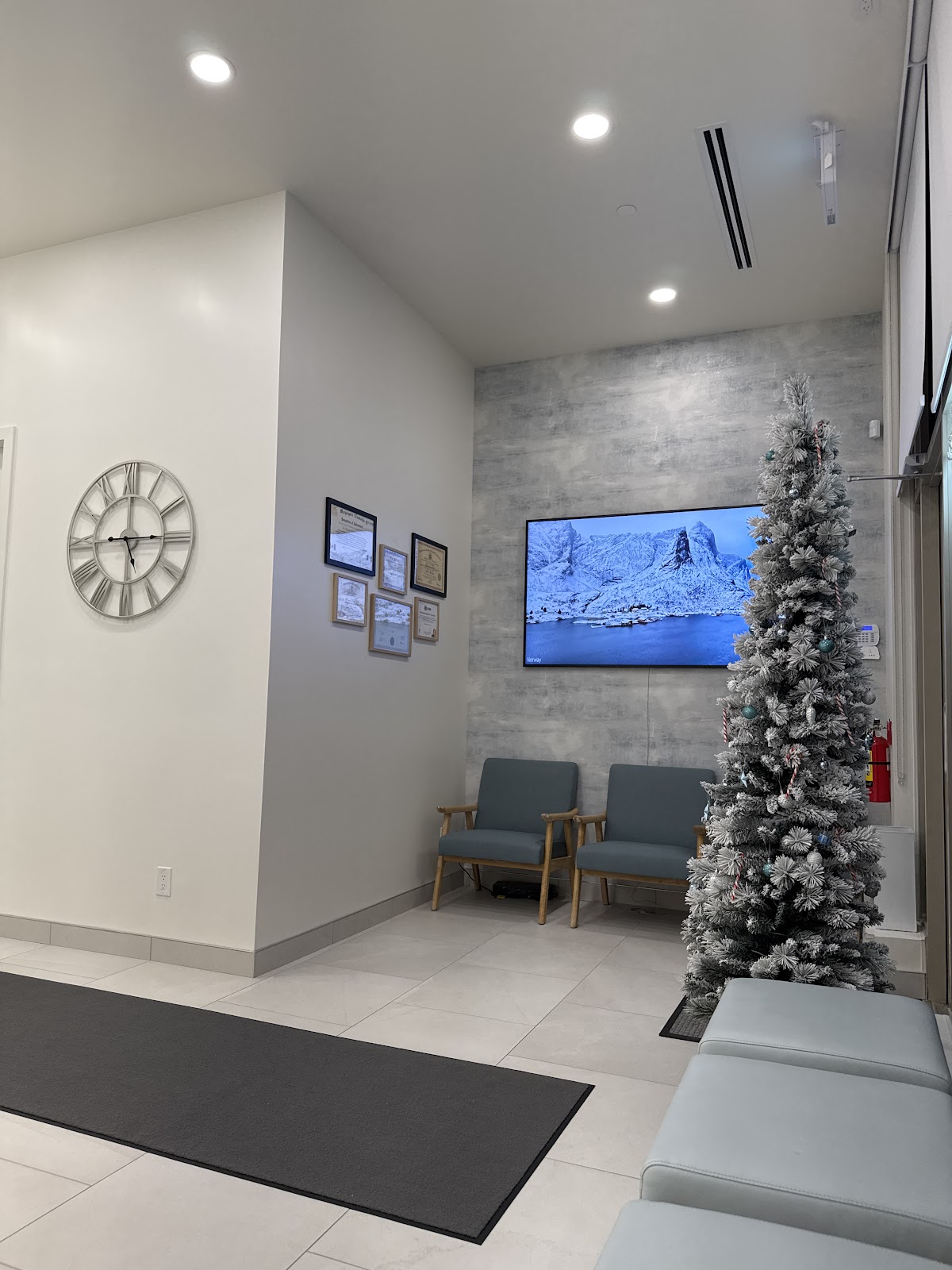Crystal Dental dental clinic in Langley Township - Photo 2