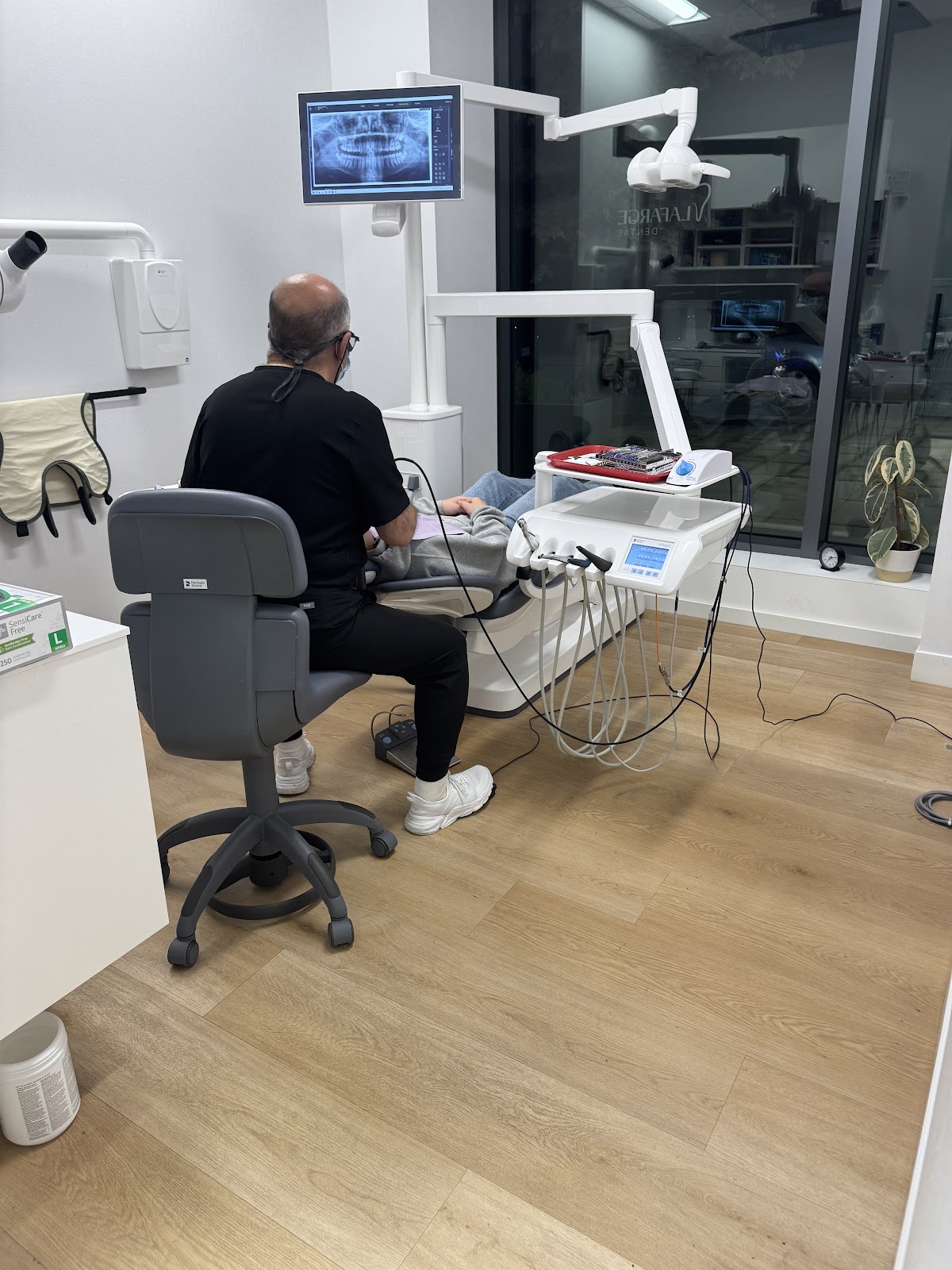 Lafarge Dental Coquitlam dental clinic in Coquitlam - Photo 6