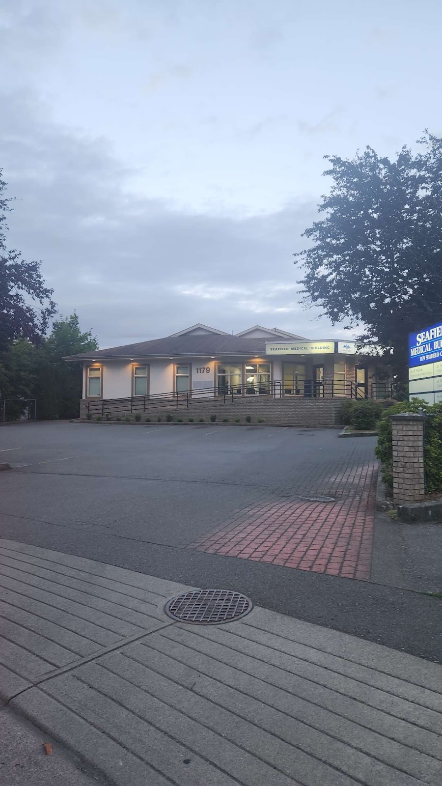 Dr Alex Chen dental clinic in Nanaimo - Photo 2