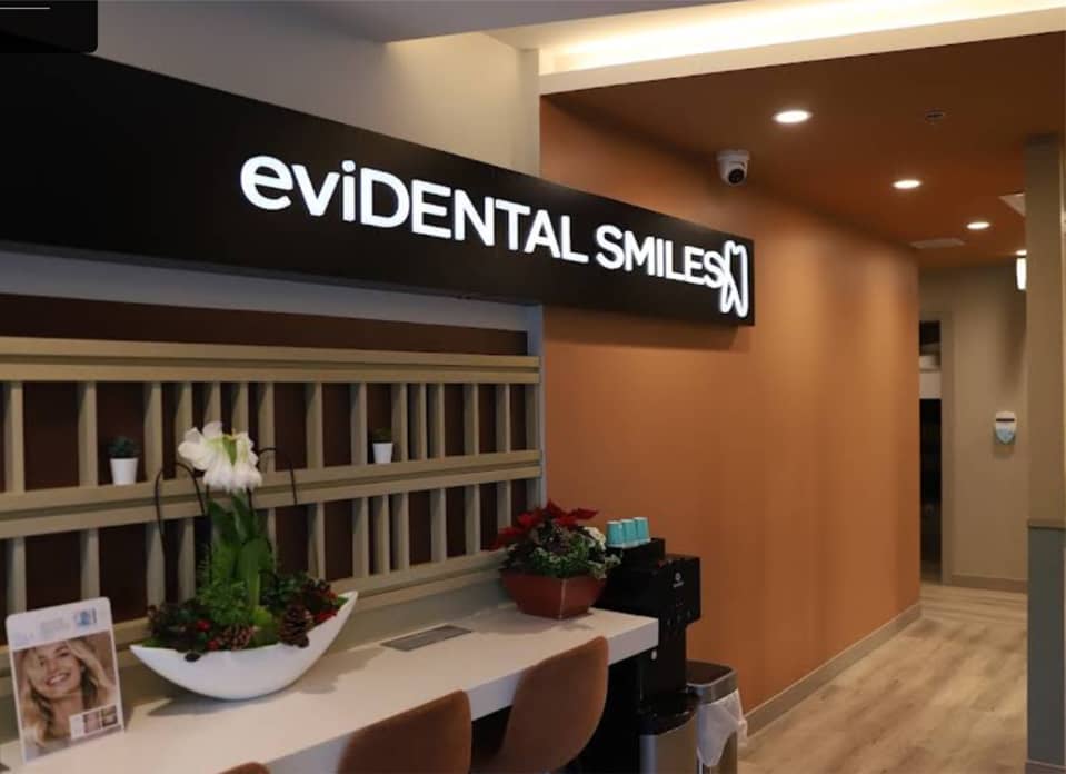 EviDental Smiles dental clinic in Old Toronto - Photo 1