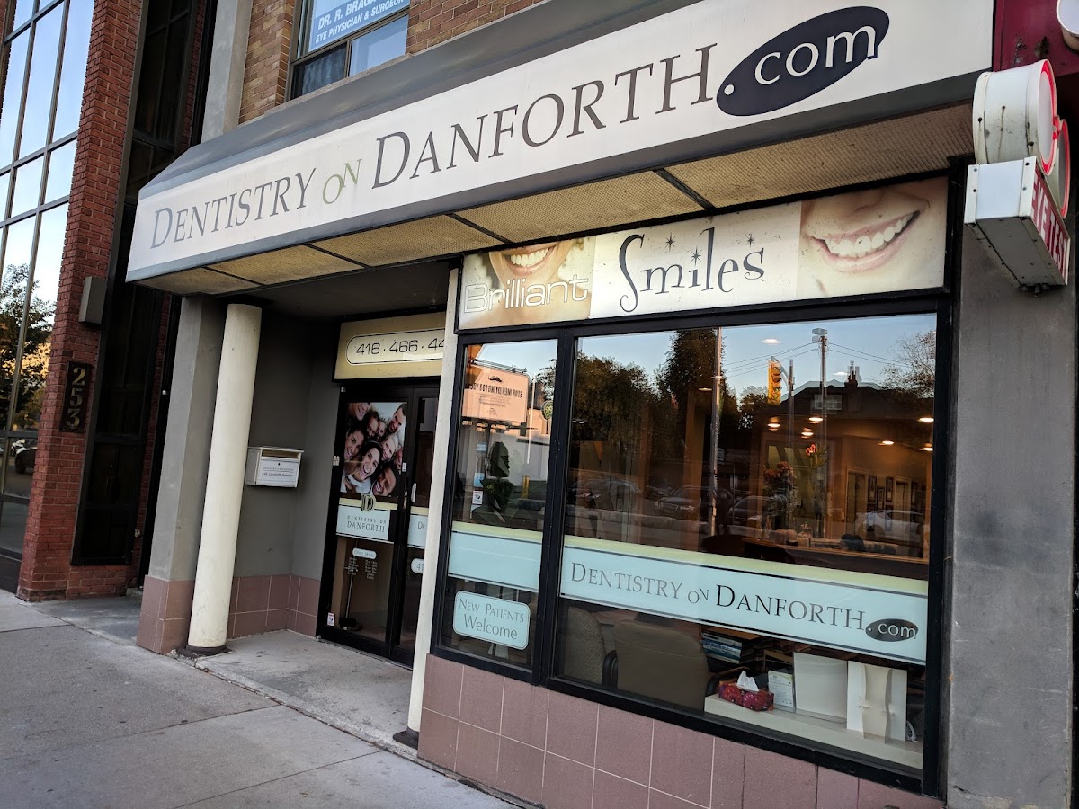 Dentistry On Danforth dental clinic in Old Toronto - Photo 7