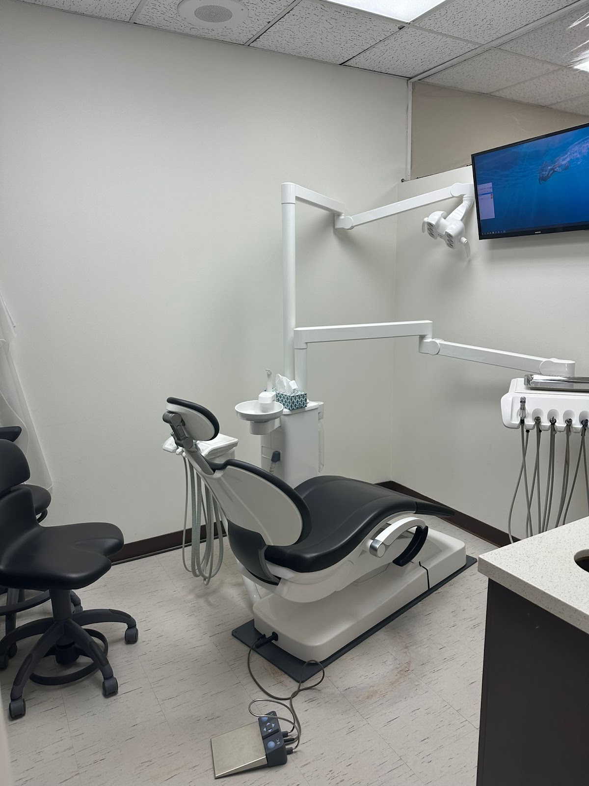 Upper Gerrard Square Dental, Dr. Hilary Ma and Associates dental clinic in Old Toronto - Photo 1