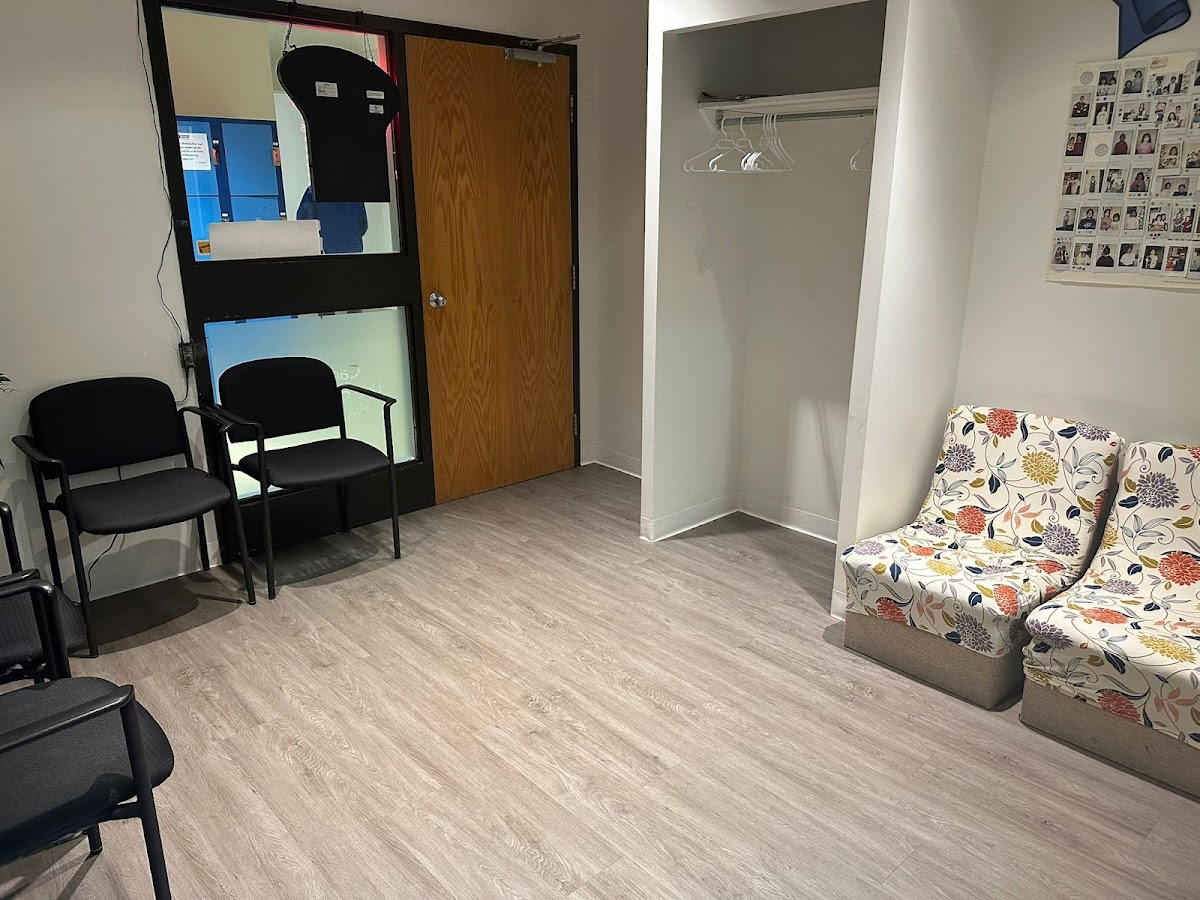 Upper Gerrard Square Dental, Dr. Hilary Ma and Associates dental clinic in Old Toronto - Photo 5