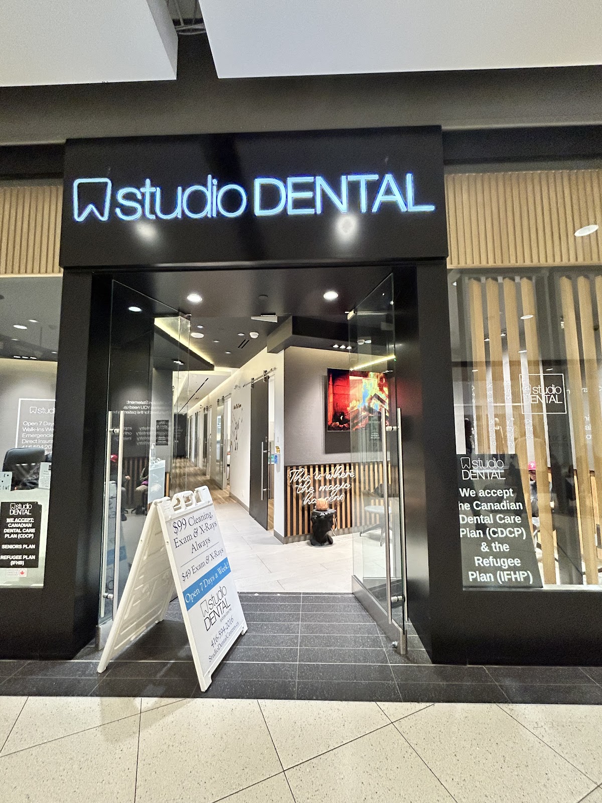 Studio Dental @ Eaton Centre dental clinic in Old Toronto - Photo 2