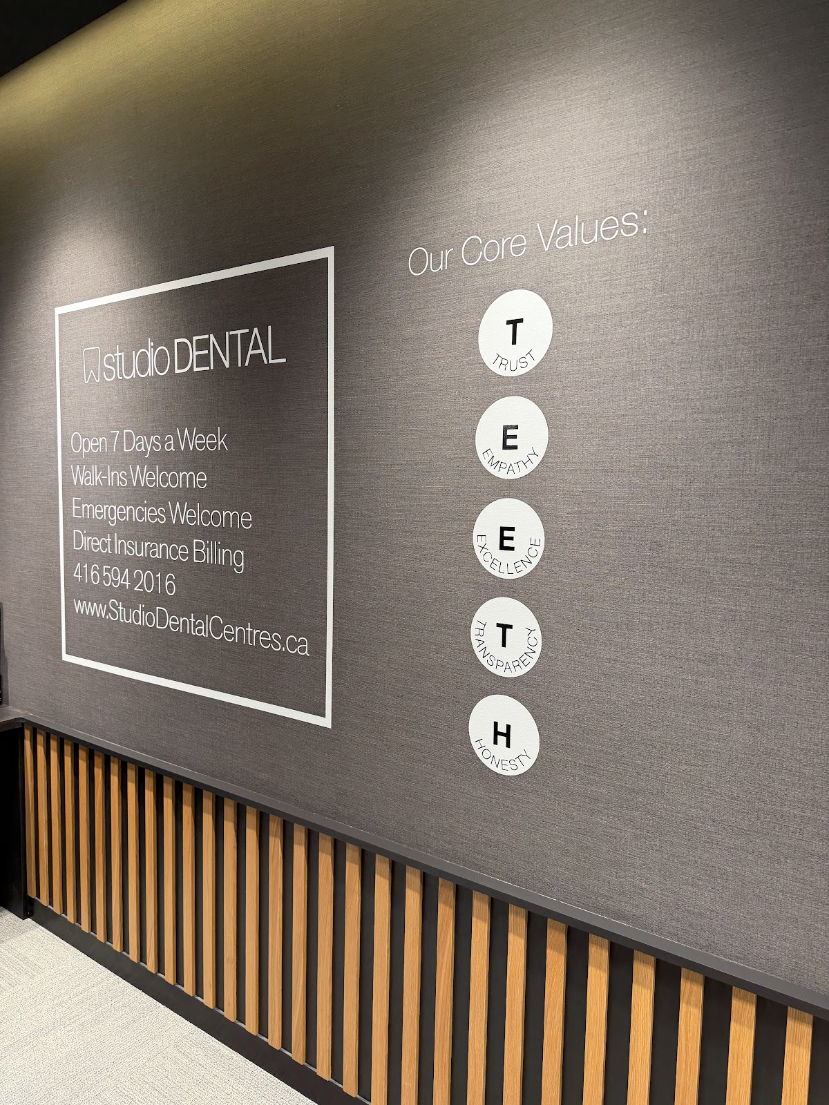 Studio Dental @ Eaton Centre dental clinic in Old Toronto - Photo 7