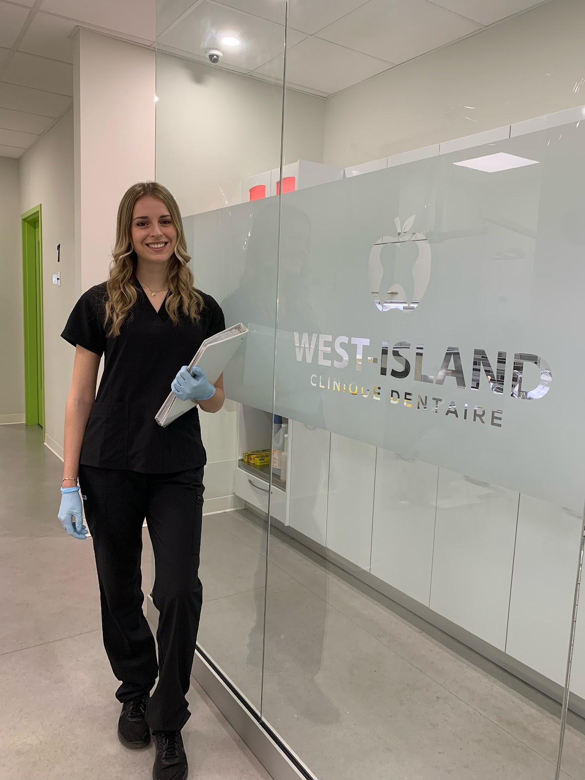 West Island Dental Clinic dental clinic in Pointe-Claire - Photo 4