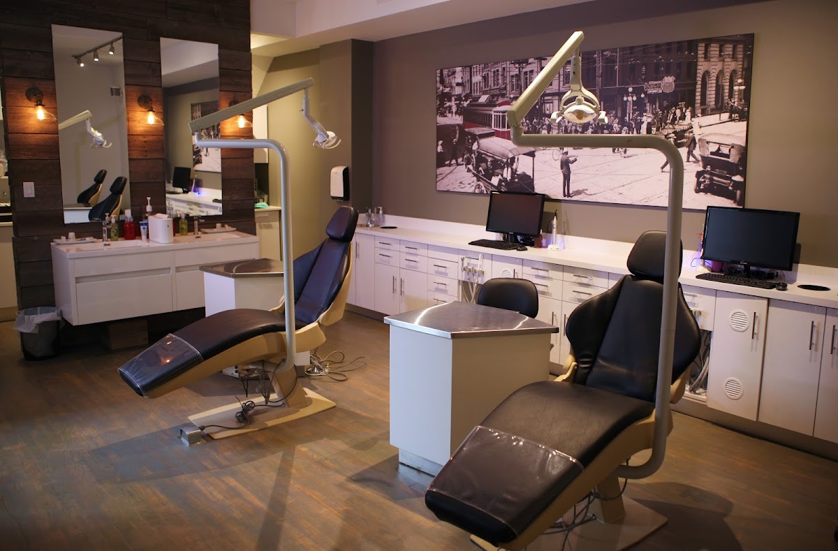Annex Orthodontics and Periodontics dental clinic in Old Toronto - Photo 2