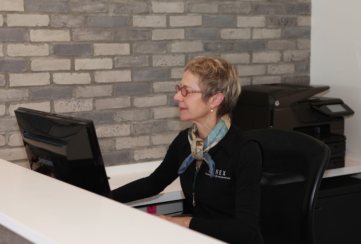 Annex Orthodontics and Periodontics dental clinic in Old Toronto - Photo 3