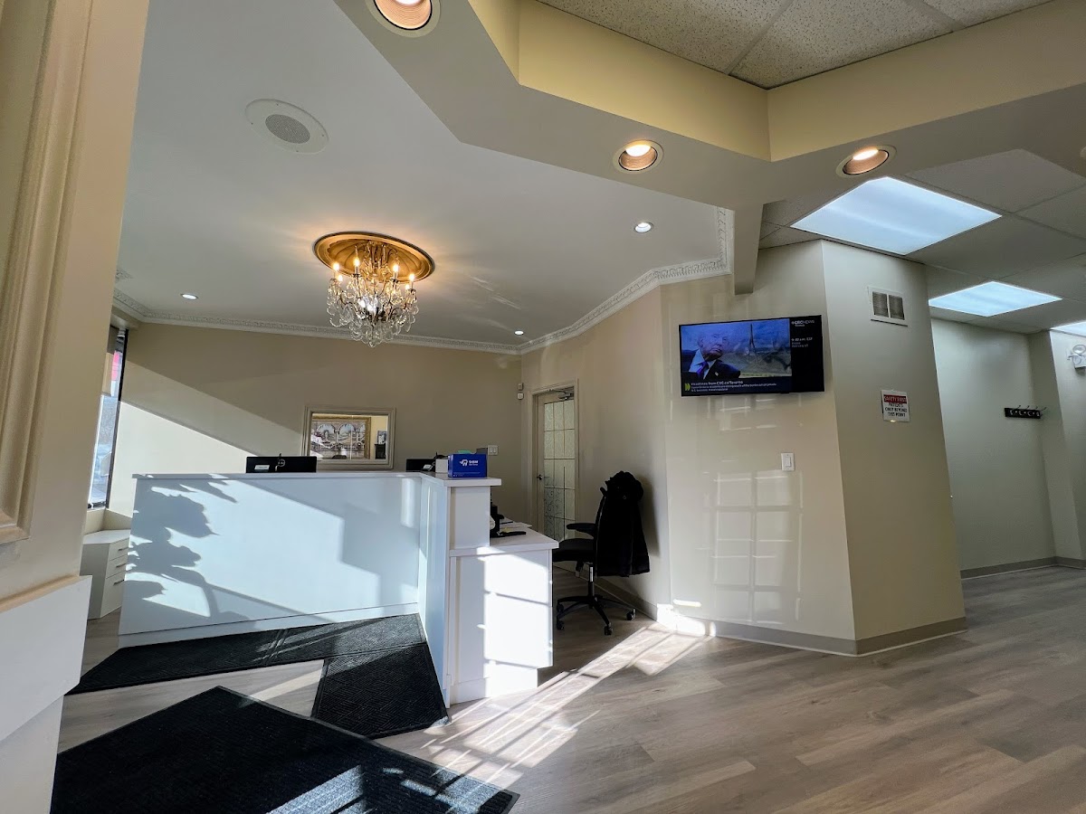 North York Family Dentistry /Formerly Dr Roslyn Sim-Sabilano Professional Corporation dental clinic in North York - Photo 2
