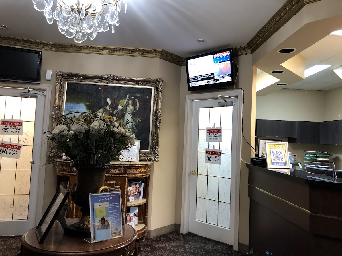 North York Family Dentistry /Formerly Dr Roslyn Sim-Sabilano Professional Corporation dental clinic in North York - Photo 3