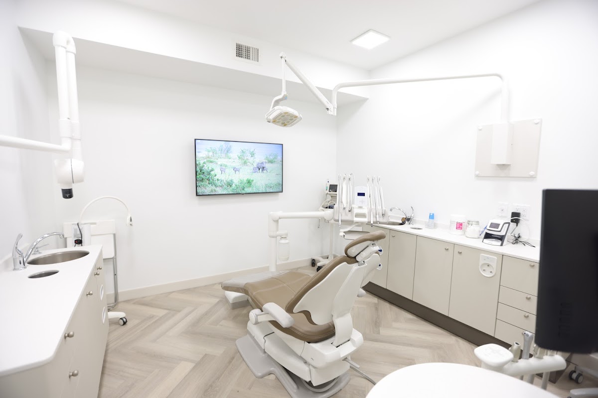 West Van Family Dental dental clinic in West Vancouver - Photo 3