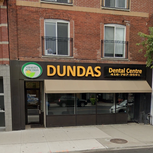 Dundas Dental Group dental clinic in Old Toronto - Photo 2