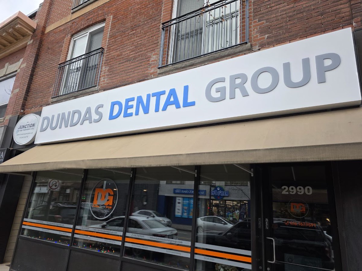 Dundas Dental Group dental clinic in Old Toronto - Photo 6