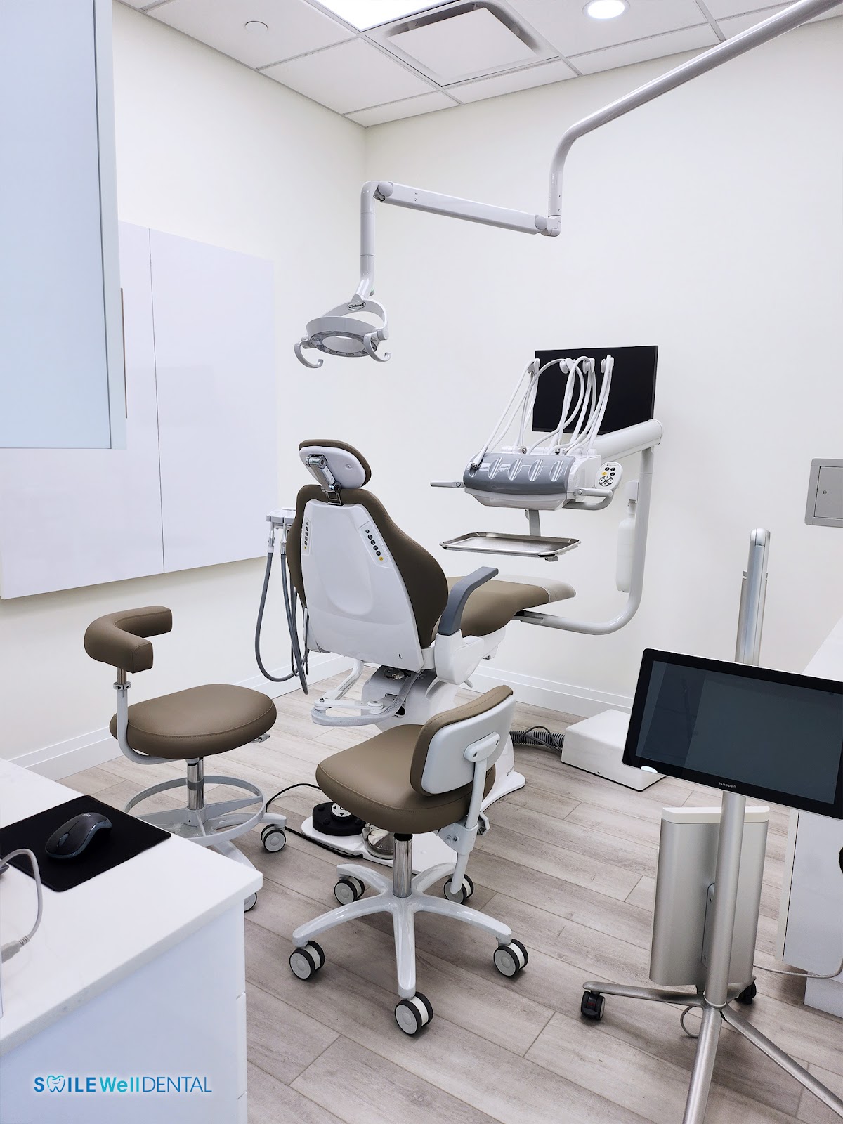Smile Well Dental dental clinic in Langley Township - Photo 4