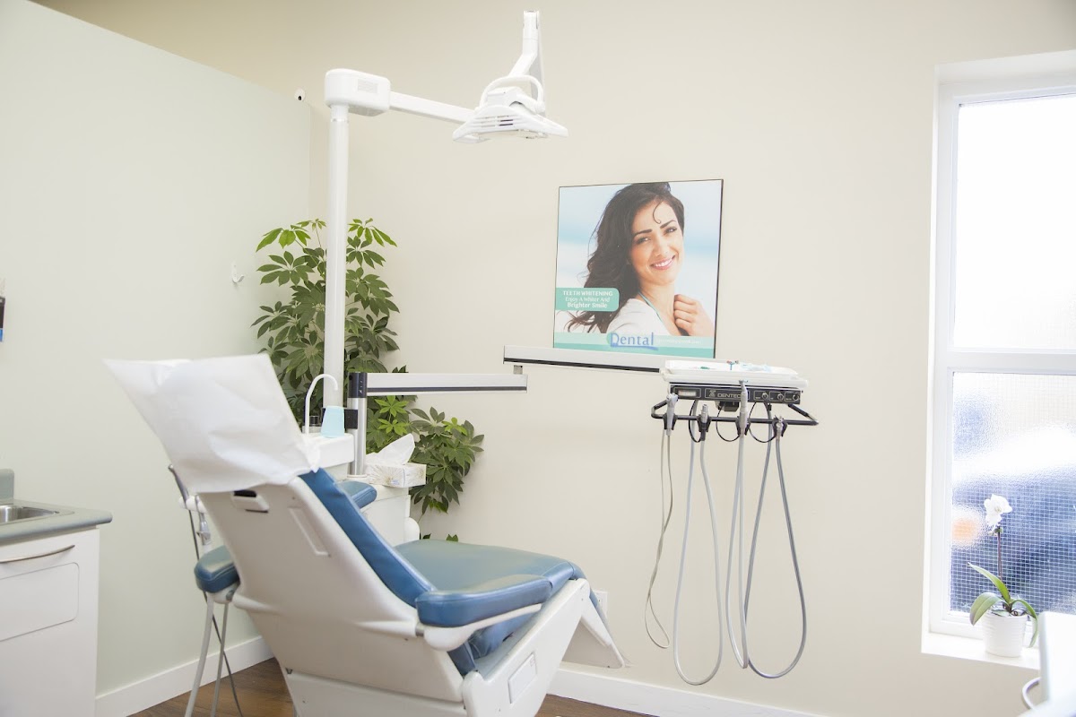Browns Line Dental dental clinic in Etobicoke - Photo 1