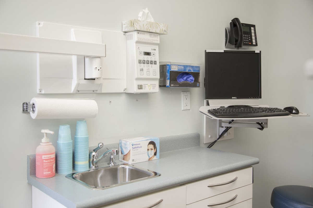 Browns Line Dental dental clinic in Etobicoke - Photo 2