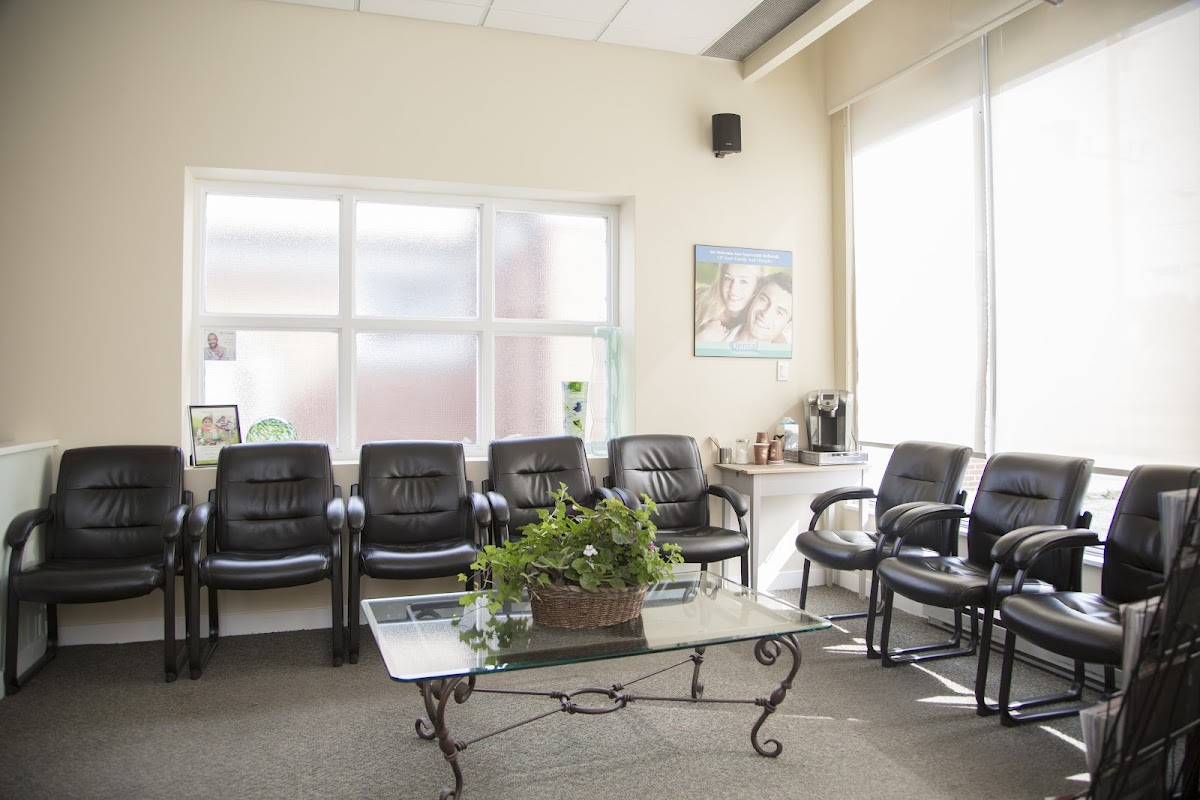 Browns Line Dental dental clinic in Etobicoke - Photo 5