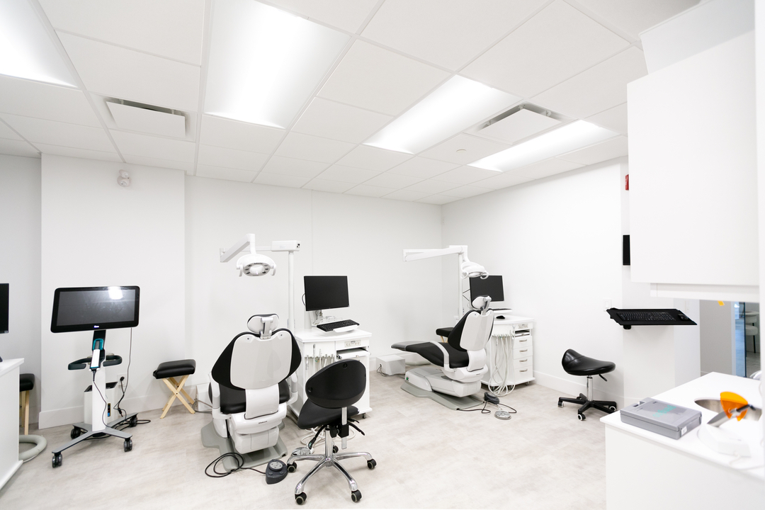 Vivid Smiles Orthodontics dental clinic in Mississauga - Photo 3