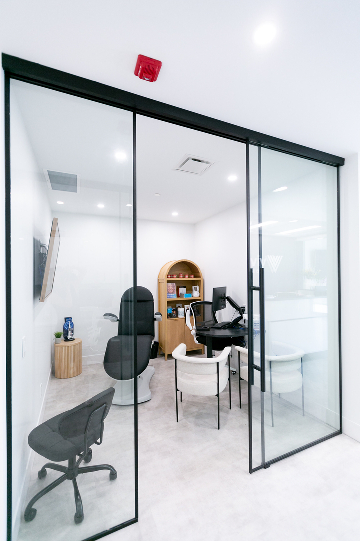 Vivid Smiles Orthodontics dental clinic in Mississauga - Photo 4