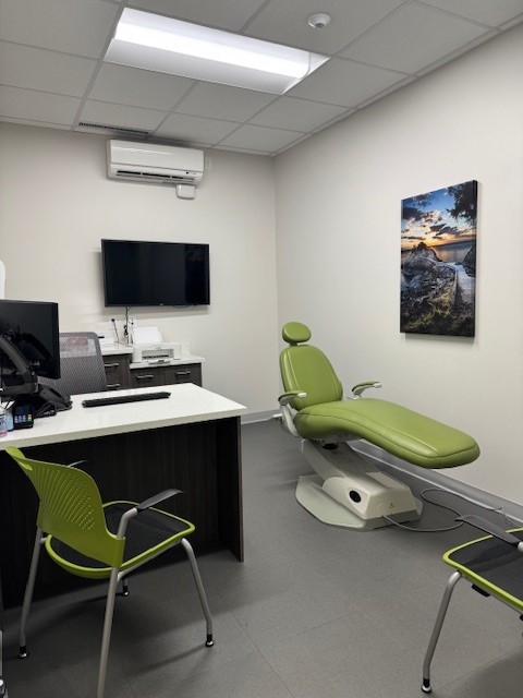 Lumina Orthodontics Goldstream dental clinic in Victoria - Photo 1