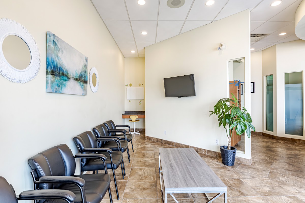 South Edmonton Common Dental Choice dental clinic in Edmonton - Photo 10